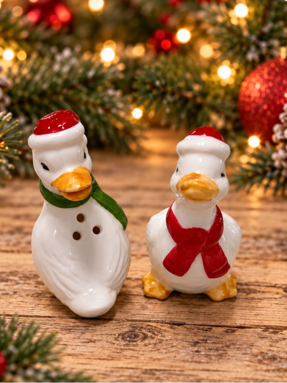 Cracker Barrel Mini Duck Salt & Pepper Set - White with Red & Green Accents